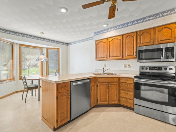 6884 Redansa #2b, ROCKFORD, Illinois 61108, 3 Bedrooms Bedrooms, ,2 BathroomsBathrooms,Condominium,For Sale,Redansa #2b,202601913