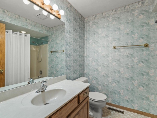 6884 Redansa #2b, ROCKFORD, Illinois 61108, 3 Bedrooms Bedrooms, ,2 BathroomsBathrooms,Condominium,For Sale,Redansa #2b,202601913