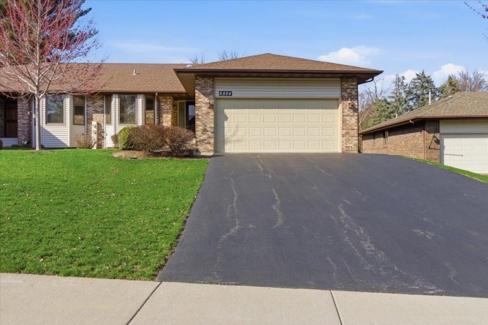 6884 Redansa #2b, ROCKFORD, Illinois 61108, 3 Bedrooms Bedrooms, ,2 BathroomsBathrooms,Condominium,For Sale,Redansa #2b,202601913