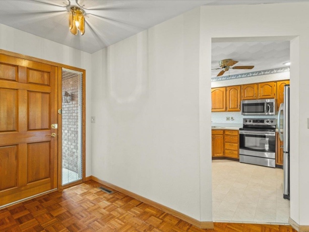 6884 Redansa #2b, ROCKFORD, Illinois 61108, 3 Bedrooms Bedrooms, ,2 BathroomsBathrooms,Condominium,For Sale,Redansa #2b,202601913