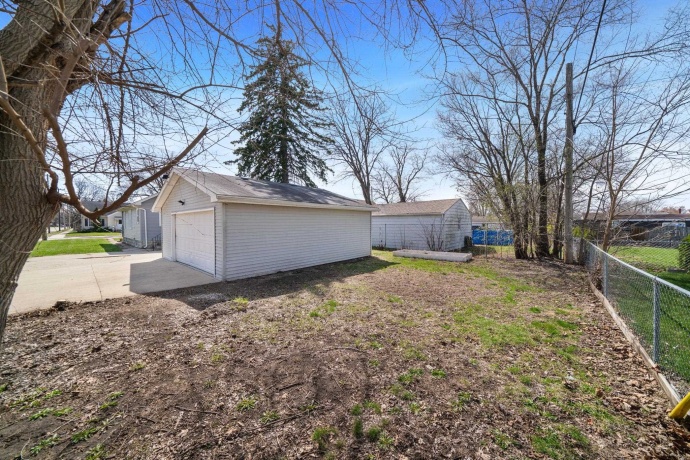 634 River, LOVES PARK, Illinois 61111, 3 Bedrooms Bedrooms, ,1 BathroomBathrooms,House,For Sale,River,202601915