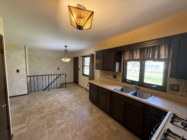 850 Palau, ROCKFORD, Illinois 61108, 3 Bedrooms Bedrooms, ,2 BathroomsBathrooms,House,For Sale,Palau,202601916