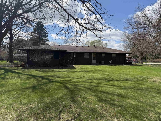 850 Palau, ROCKFORD, Illinois 61108, 3 Bedrooms Bedrooms, ,2 BathroomsBathrooms,House,For Sale,Palau,202601916