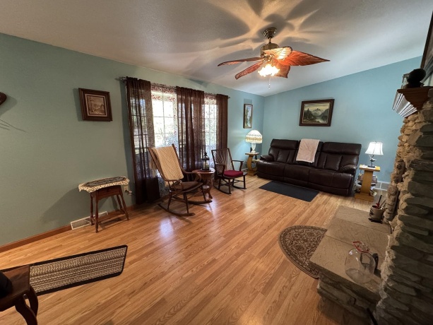 10293 Getz, MOUNT CARROLL, Illinois 61053, 3 Bedrooms Bedrooms, ,2 BathroomsBathrooms,House,For Sale,Getz,202601923