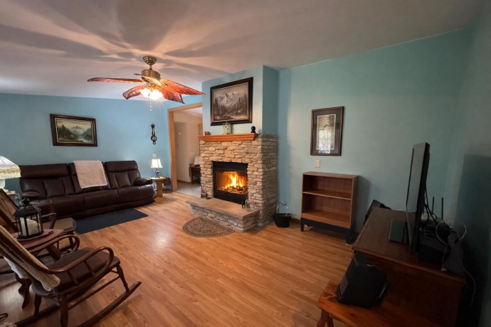 10293 Getz, MOUNT CARROLL, Illinois 61053, 3 Bedrooms Bedrooms, ,2 BathroomsBathrooms,House,For Sale,Getz,202601923