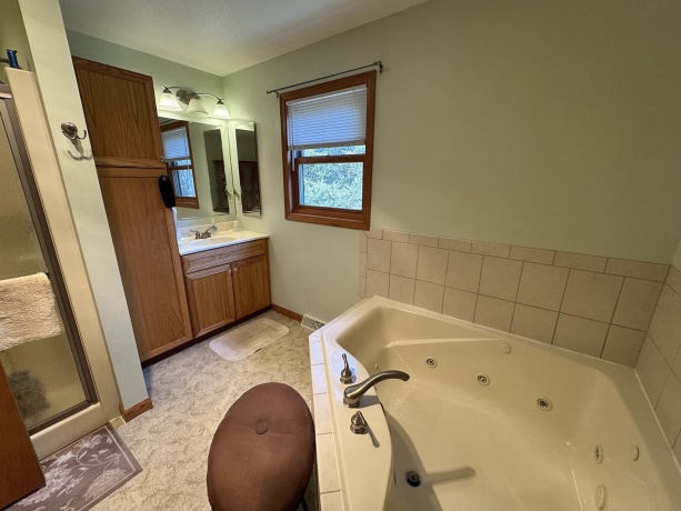 10293 Getz, MOUNT CARROLL, Illinois 61053, 3 Bedrooms Bedrooms, ,2 BathroomsBathrooms,House,For Sale,Getz,202601923