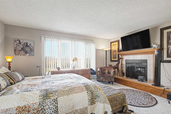 19 Walnut Hill, GALENA, Illinois 61036, 4 Bedrooms Bedrooms, ,3 BathroomsBathrooms,House,For Sale,Walnut Hill,202601926