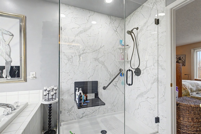 19 Walnut Hill, GALENA, Illinois 61036, 4 Bedrooms Bedrooms, ,3 BathroomsBathrooms,House,For Sale,Walnut Hill,202601926