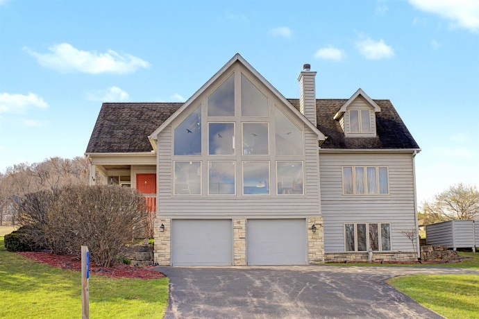 19 Walnut Hill, GALENA, Illinois 61036, 4 Bedrooms Bedrooms, ,3 BathroomsBathrooms,House,For Sale,Walnut Hill,202601926