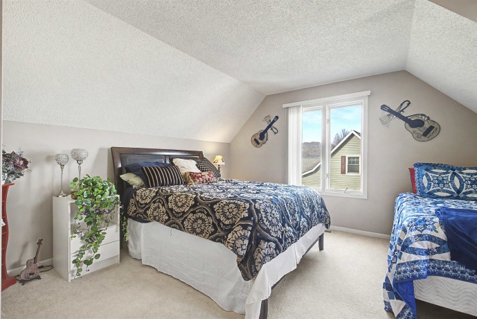 19 Walnut Hill, GALENA, Illinois 61036, 4 Bedrooms Bedrooms, ,3 BathroomsBathrooms,House,For Sale,Walnut Hill,202601926