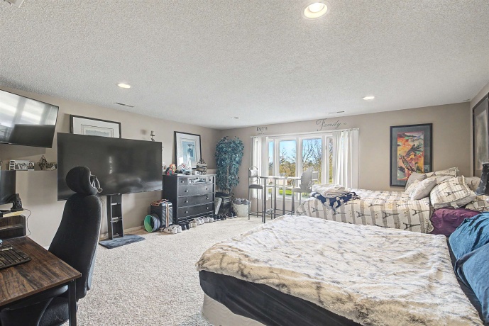 19 Walnut Hill, GALENA, Illinois 61036, 4 Bedrooms Bedrooms, ,3 BathroomsBathrooms,House,For Sale,Walnut Hill,202601926