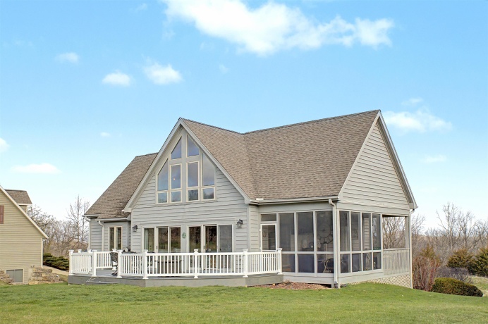 19 Walnut Hill, GALENA, Illinois 61036, 4 Bedrooms Bedrooms, ,3 BathroomsBathrooms,House,For Sale,Walnut Hill,202601926