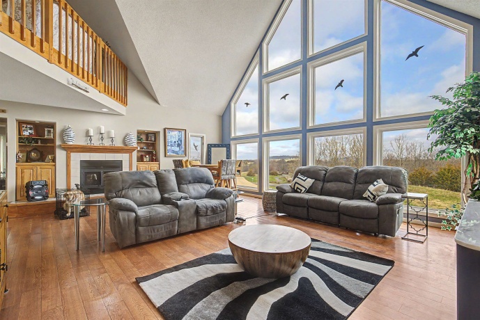 19 Walnut Hill, GALENA, Illinois 61036, 4 Bedrooms Bedrooms, ,3 BathroomsBathrooms,House,For Sale,Walnut Hill,202601926