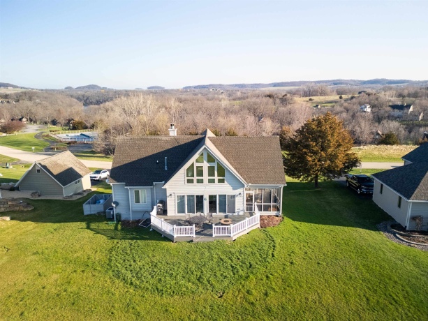 19 Walnut Hill, GALENA, Illinois 61036, 4 Bedrooms Bedrooms, ,3 BathroomsBathrooms,House,For Sale,Walnut Hill,202601926