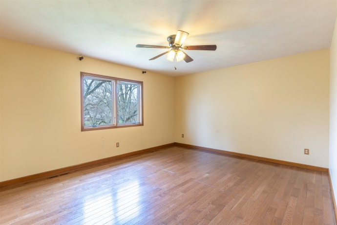 151 Fox Run, BYRON, Illinois 61010, 5 Bedrooms Bedrooms, ,3 BathroomsBathrooms,House,For Sale,Fox Run,202601824