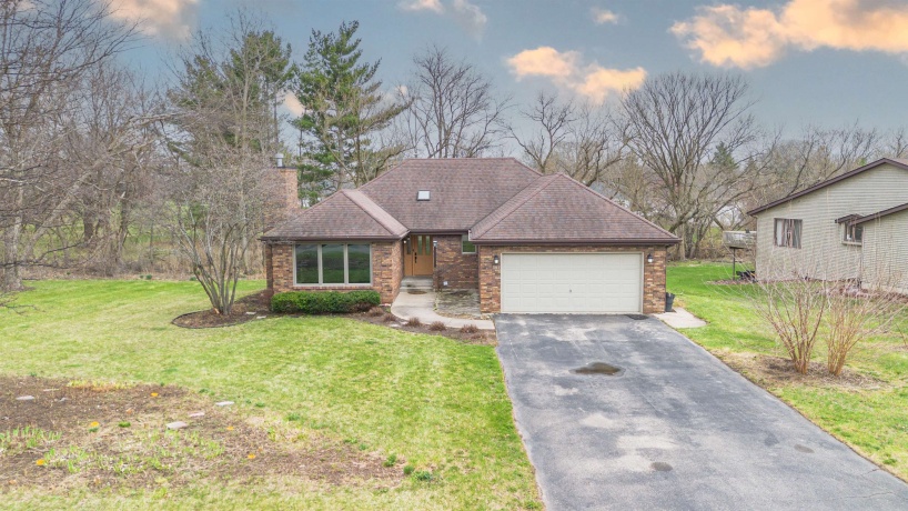 151 Fox Run, BYRON, Illinois 61010, 5 Bedrooms Bedrooms, ,3 BathroomsBathrooms,House,For Sale,Fox Run,202601824