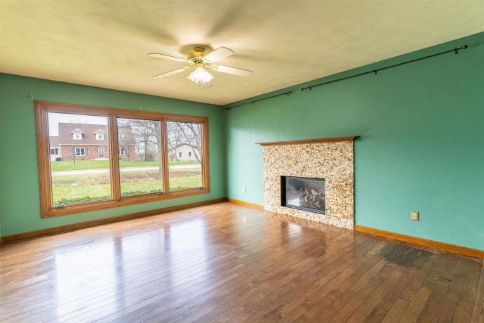 151 Fox Run, BYRON, Illinois 61010, 5 Bedrooms Bedrooms, ,3 BathroomsBathrooms,House,For Sale,Fox Run,202601824