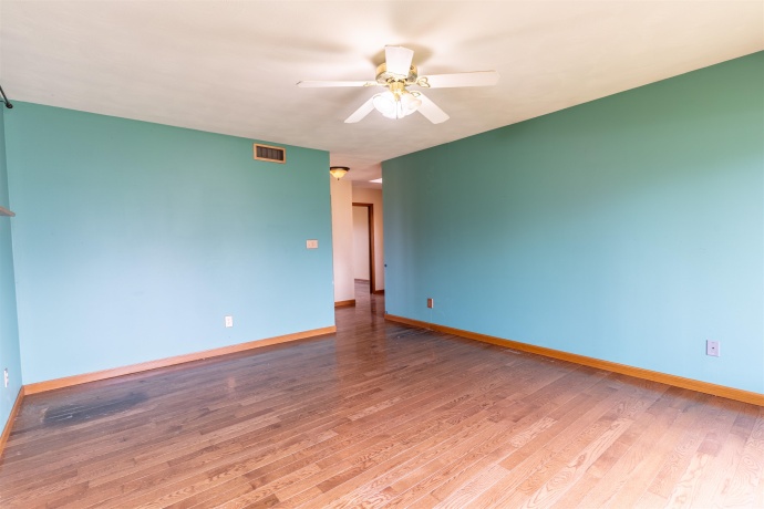 151 Fox Run, BYRON, Illinois 61010, 5 Bedrooms Bedrooms, ,3 BathroomsBathrooms,House,For Sale,Fox Run,202601824