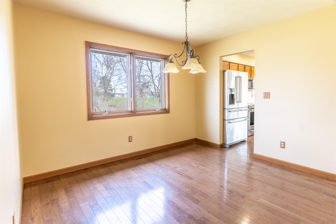 151 Fox Run, BYRON, Illinois 61010, 5 Bedrooms Bedrooms, ,3 BathroomsBathrooms,House,For Sale,Fox Run,202601824