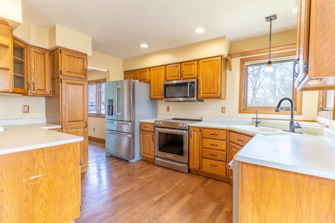 151 Fox Run, BYRON, Illinois 61010, 5 Bedrooms Bedrooms, ,3 BathroomsBathrooms,House,For Sale,Fox Run,202601824