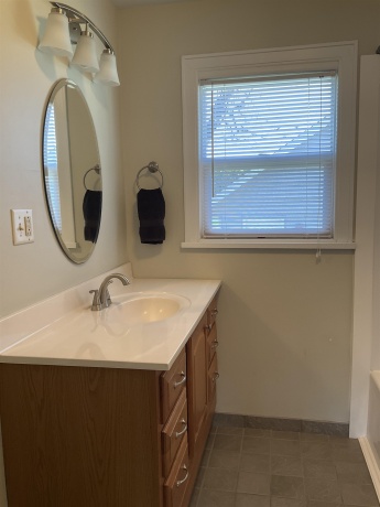 5199 Browns Beach, ROCKFORD, Illinois 61103, 2 Bedrooms Bedrooms, ,1 BathroomBathrooms,House,For Sale,Browns Beach,202601928