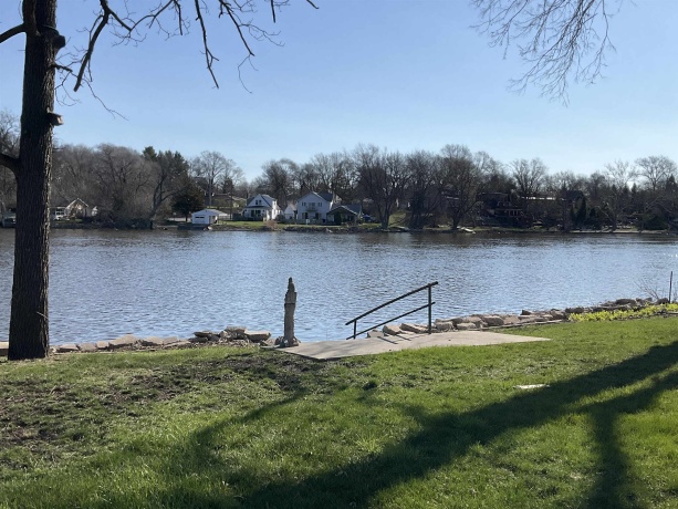 5199 Browns Beach, ROCKFORD, Illinois 61103, 2 Bedrooms Bedrooms, ,1 BathroomBathrooms,House,For Sale,Browns Beach,202601928