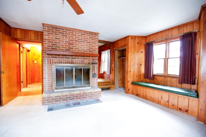 422 Hennepin, DIXON, Illinois 61021, 3 Bedrooms Bedrooms, ,2 BathroomsBathrooms,House,For Sale,Hennepin,202601929