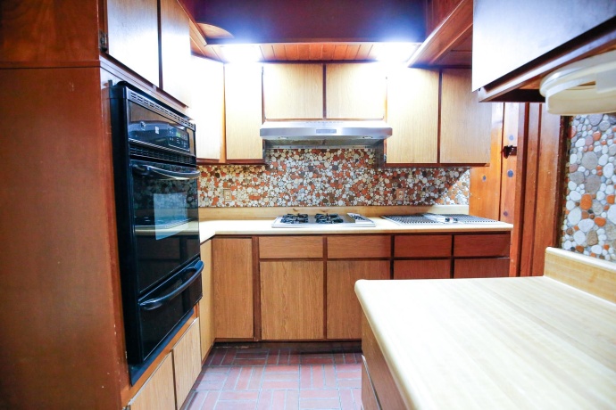 422 Hennepin, DIXON, Illinois 61021, 3 Bedrooms Bedrooms, ,2 BathroomsBathrooms,House,For Sale,Hennepin,202601929