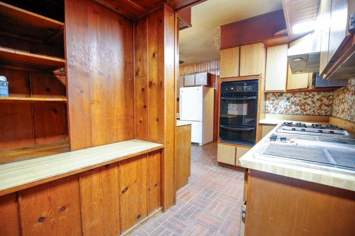 422 Hennepin, DIXON, Illinois 61021, 3 Bedrooms Bedrooms, ,2 BathroomsBathrooms,House,For Sale,Hennepin,202601929