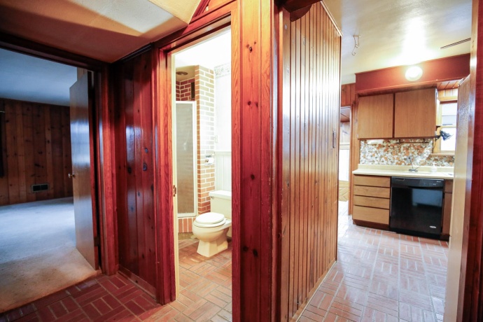 422 Hennepin, DIXON, Illinois 61021, 3 Bedrooms Bedrooms, ,2 BathroomsBathrooms,House,For Sale,Hennepin,202601929