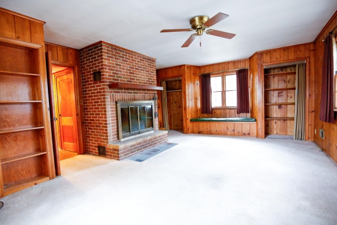 422 Hennepin, DIXON, Illinois 61021, 3 Bedrooms Bedrooms, ,2 BathroomsBathrooms,House,For Sale,Hennepin,202601929