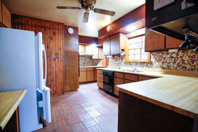 422 Hennepin, DIXON, Illinois 61021, 3 Bedrooms Bedrooms, ,2 BathroomsBathrooms,House,For Sale,Hennepin,202601929