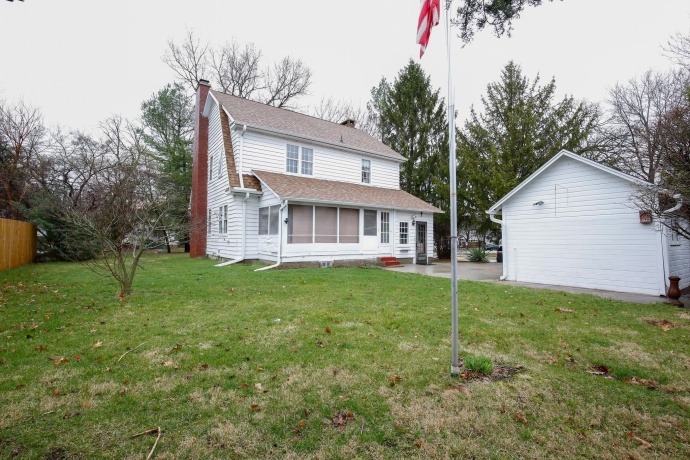 422 Hennepin, DIXON, Illinois 61021, 3 Bedrooms Bedrooms, ,2 BathroomsBathrooms,House,For Sale,Hennepin,202601929