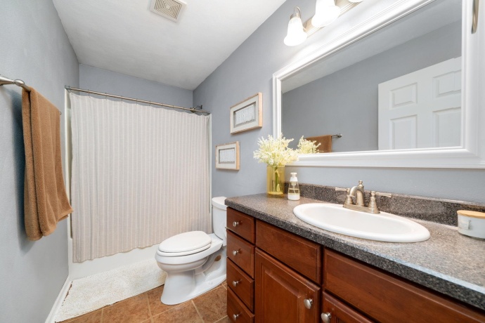 5380 Steward, ROCKFORD, Illinois 61101, 3 Bedrooms Bedrooms, ,2 BathroomsBathrooms,House,For Sale,Steward,202601931