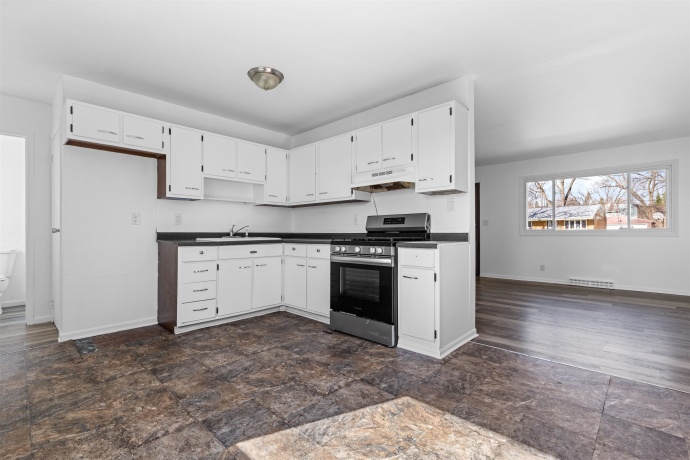 2815 Greendale Dr, ROCKFORD, Illinois 61109, 3 Bedrooms Bedrooms, ,1 BathroomBathrooms,House,For Sale,Greendale Dr,202601934