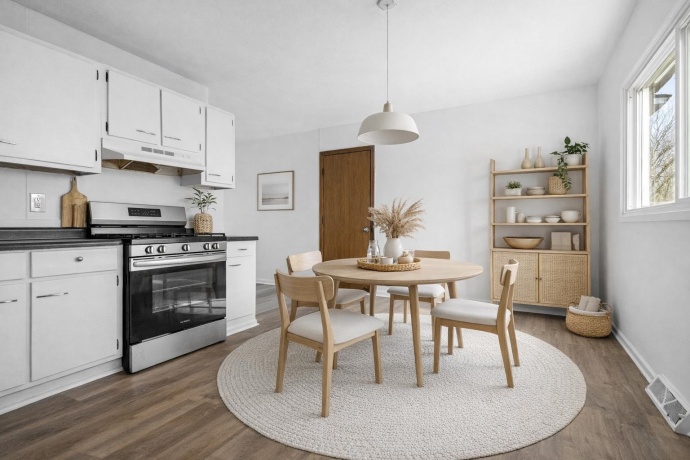 2815 Greendale Dr, ROCKFORD, Illinois 61109, 3 Bedrooms Bedrooms, ,1 BathroomBathrooms,House,For Sale,Greendale Dr,202601934