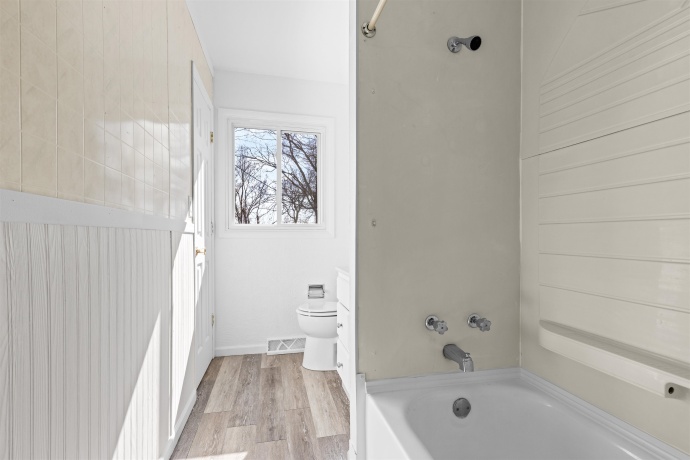 2815 Greendale Dr, ROCKFORD, Illinois 61109, 3 Bedrooms Bedrooms, ,1 BathroomBathrooms,House,For Sale,Greendale Dr,202601934