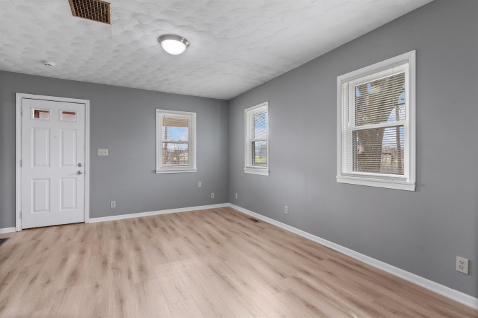 128 8th, ROCHELLE, Illinois 61068, 3 Bedrooms Bedrooms, ,1 BathroomBathrooms,House,For Sale,8th,202601936