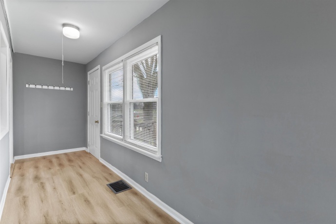 128 8th, ROCHELLE, Illinois 61068, 3 Bedrooms Bedrooms, ,1 BathroomBathrooms,House,For Sale,8th,202601936