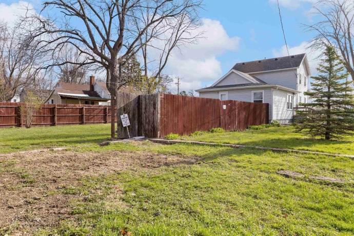 128 8th, ROCHELLE, Illinois 61068, 3 Bedrooms Bedrooms, ,1 BathroomBathrooms,House,For Sale,8th,202601936