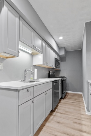 128 8th, ROCHELLE, Illinois 61068, 3 Bedrooms Bedrooms, ,1 BathroomBathrooms,House,For Sale,8th,202601936