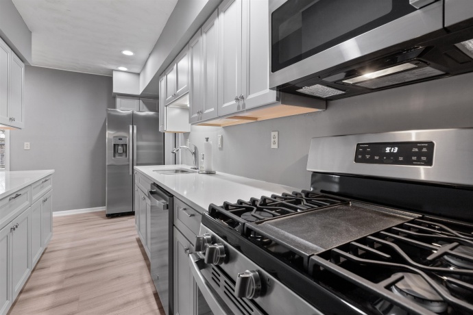 128 8th, ROCHELLE, Illinois 61068, 3 Bedrooms Bedrooms, ,1 BathroomBathrooms,House,For Sale,8th,202601936