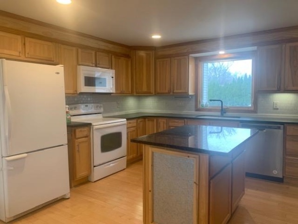 1818 Carr, Streator, Illinois 61364, 4 Bedrooms Bedrooms, ,2 BathroomsBathrooms,House,For Sale,Carr,202601943