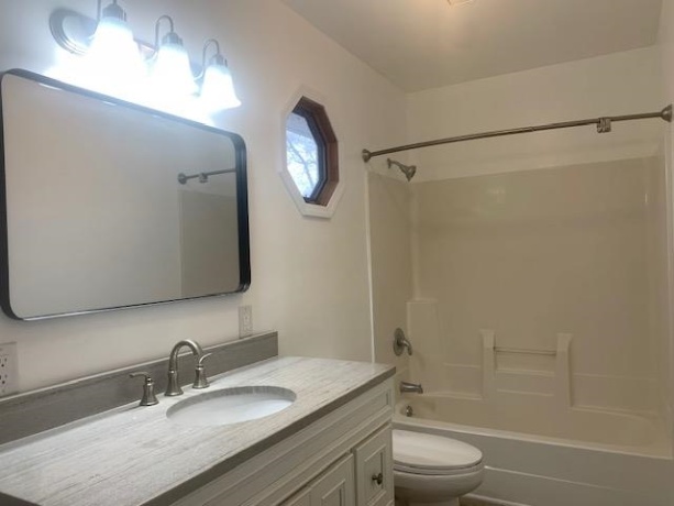 1818 Carr, Streator, Illinois 61364, 4 Bedrooms Bedrooms, ,2 BathroomsBathrooms,House,For Sale,Carr,202601943