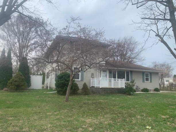 1818 Carr, Streator, Illinois 61364, 4 Bedrooms Bedrooms, ,2 BathroomsBathrooms,House,For Sale,Carr,202601943