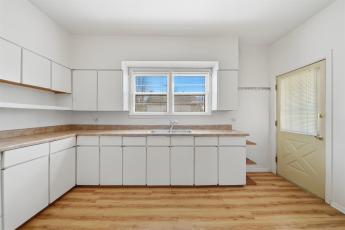 324 2nd, DIXON, Illinois 61021, ,2 Units,For Sale,2nd,202601946