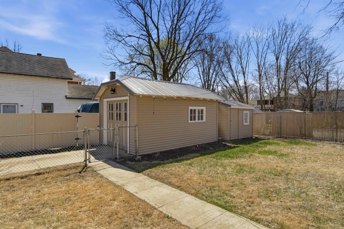 324 2nd, DIXON, Illinois 61021, ,2 Units,For Sale,2nd,202601946