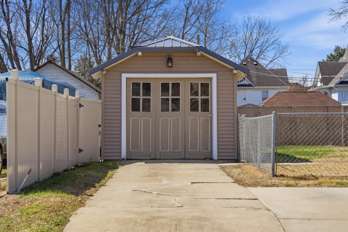 324 2nd, DIXON, Illinois 61021, ,2 Units,For Sale,2nd,202601946