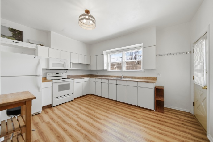 324 2nd, DIXON, Illinois 61021, ,2 Units,For Sale,2nd,202601946