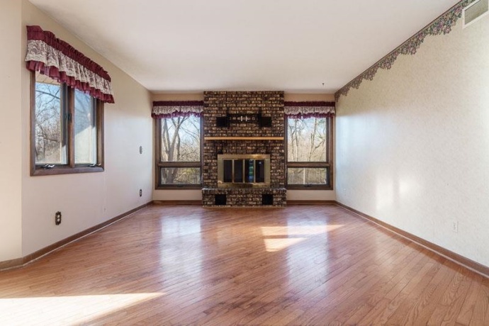 1920 Yale Bridge, SOUTH BELOIT, Illinois 61080, 3 Bedrooms Bedrooms, ,2 BathroomsBathrooms,House,For Sale,Yale Bridge,202601945